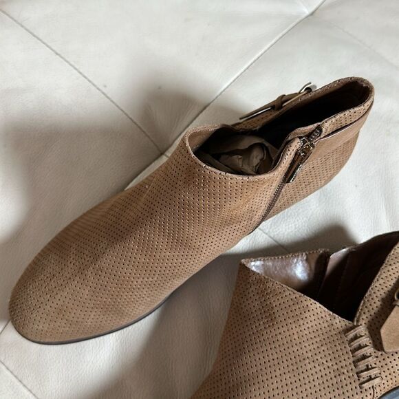 Vince Camuto ankle boots - Picture 4 of 10